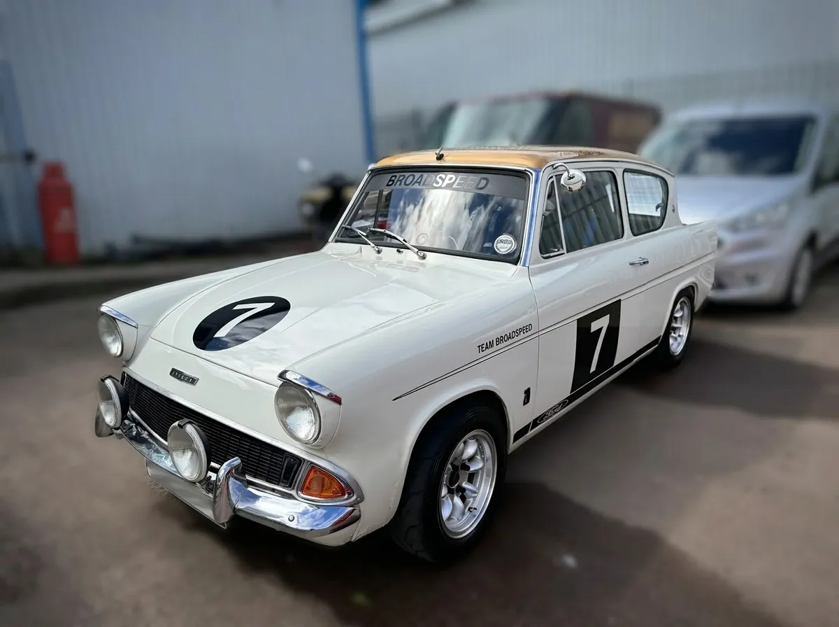 Paint Enhancement Machine Polish: a car finished by Clean & Pristine
